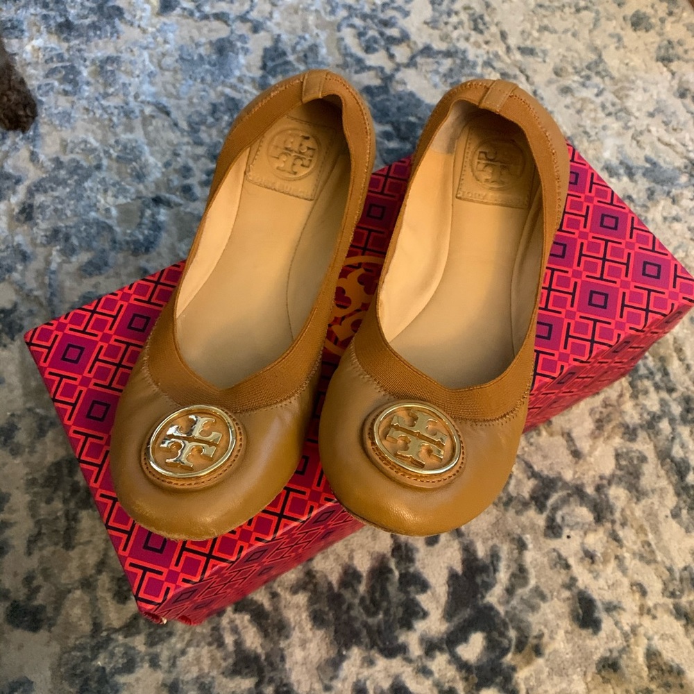 Tory Burch Caroline ballet flat.